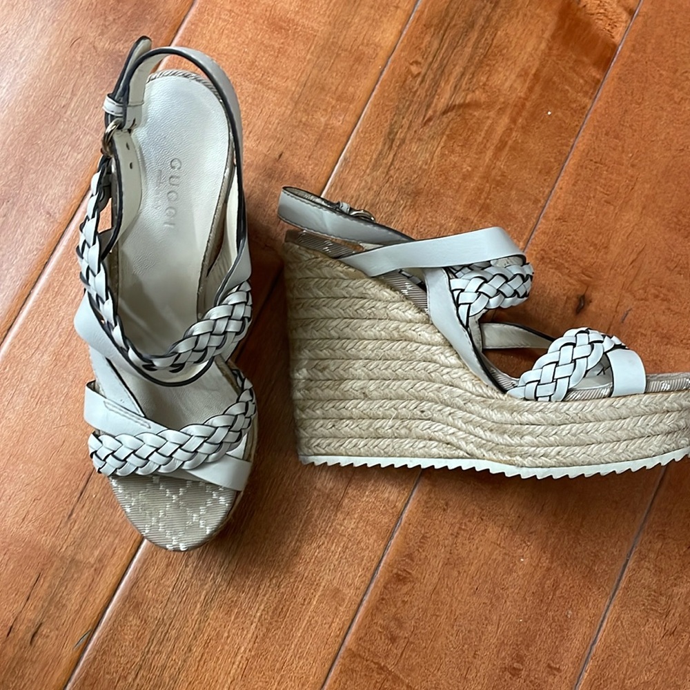 GUCCI – White Braided Leather Wedge Sandals